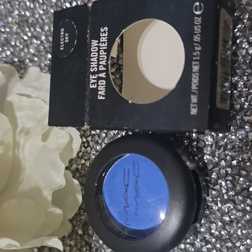 ❇️🧚‍♀️ELECTRO SKY Mac DISCONTINUED Eyeshadow Single NWT - Picture 2 of 7